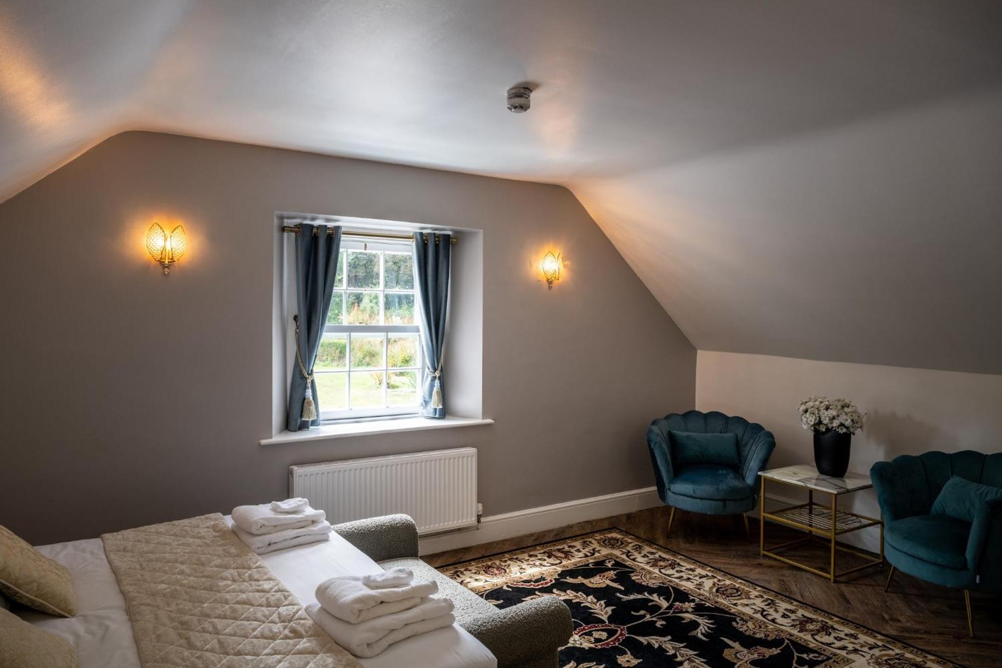 Croydon Hall Minehead Room photo